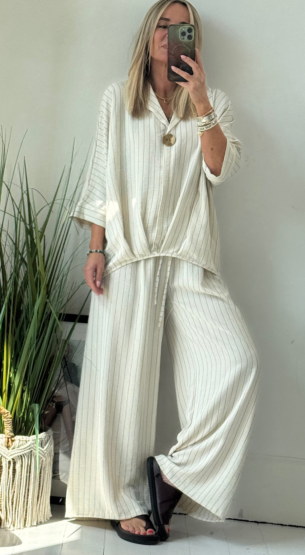 🔥2025 New Ladies' Collar Striped Loose Casual Suit